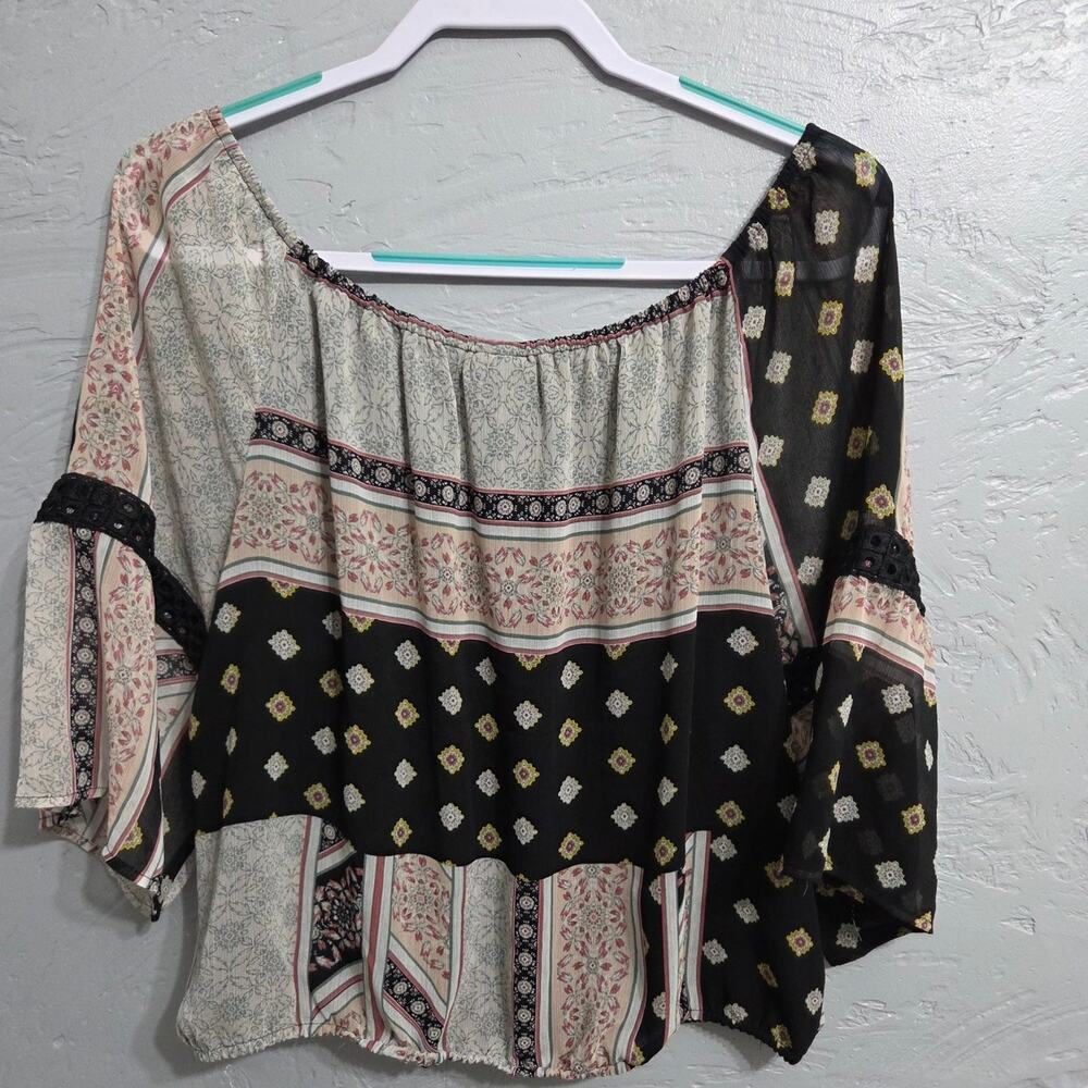 SOHO New York & Company Woman's off the shoulder silky Top size XL